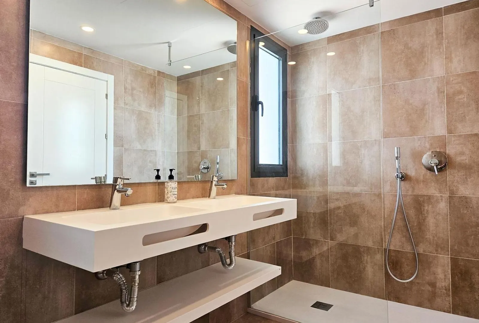 Apartament W Esteponie Z Niesamowitymi Widokami Na Gibraltar I Gore La Concha Estepona