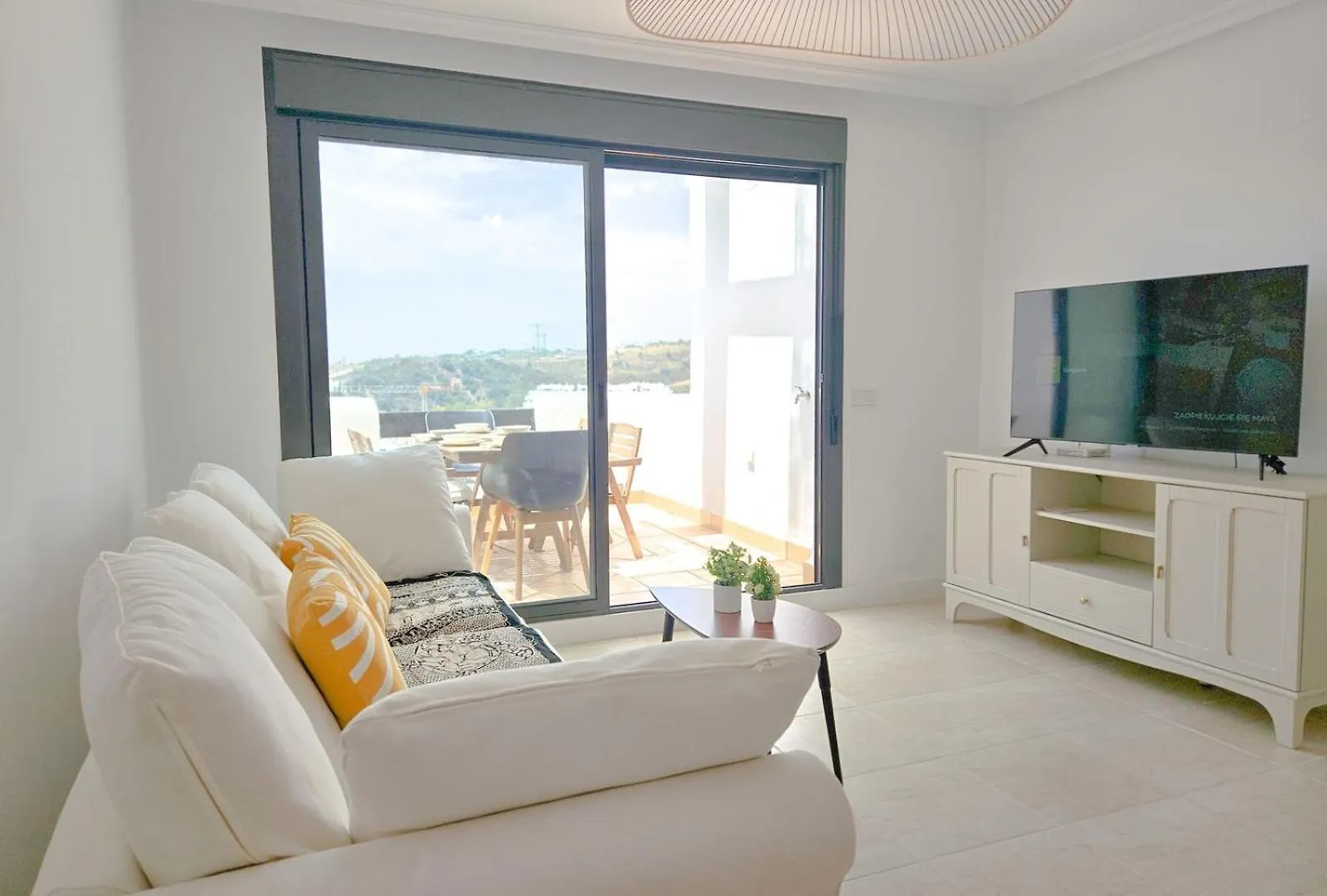 Apartament W Esteponie Z Niesamowitymi Widokami Na Gibraltar I Gore La Concha Estepona